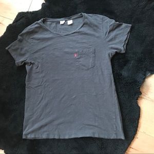 Levi’s Red Tab black cotton pocket tee